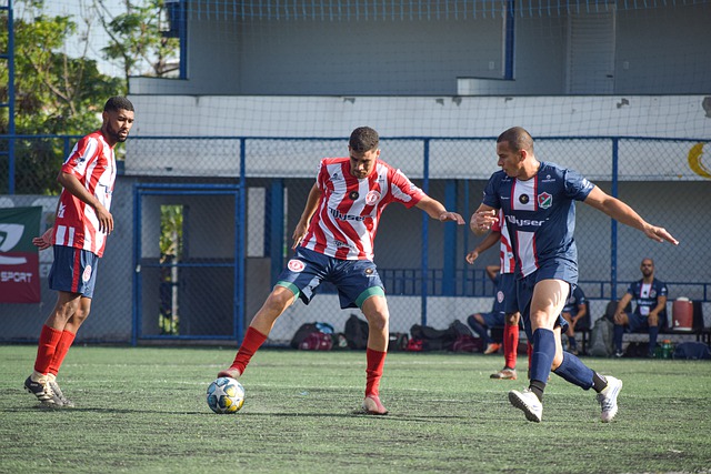 員敲響了警 員敲響了警